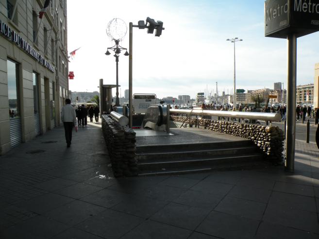  bouche de métro